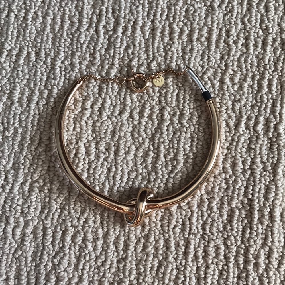 Abercrombie & Fitch Knot Necklace